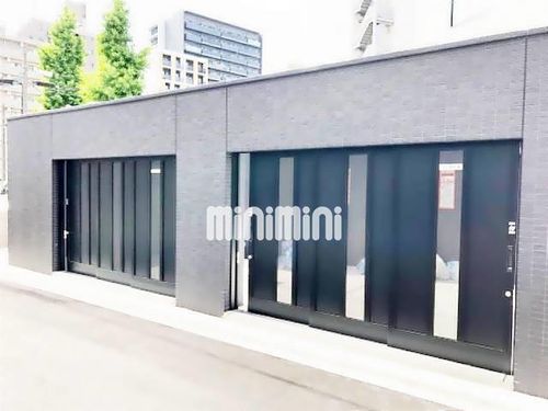 アドバンス名古屋モクシーの玄関