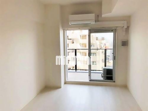 アドバンス名古屋モクシーの居間