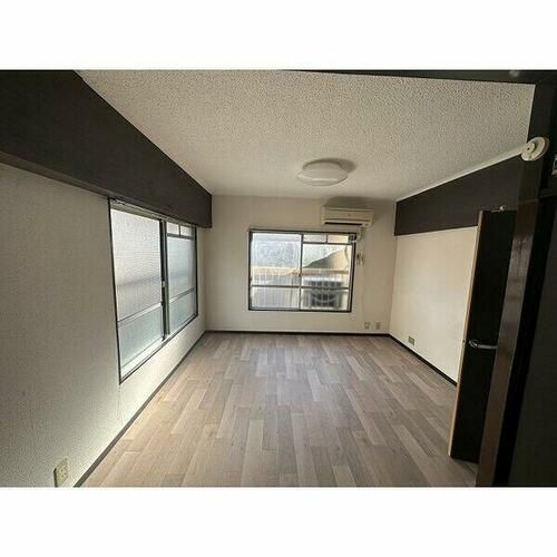 愛知県名古屋市昭和区鶴舞3丁目(マンション)の賃貸物件の居間