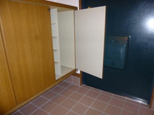 ビューハイツマルシン 5号館の玄関