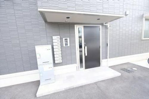 リシュドール鷹丘の玄関