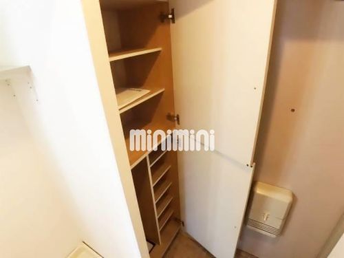 HAST鶴舞ビルの玄関