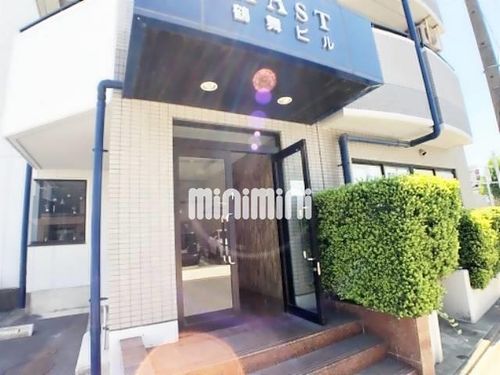 HAST鶴舞ビルの玄関