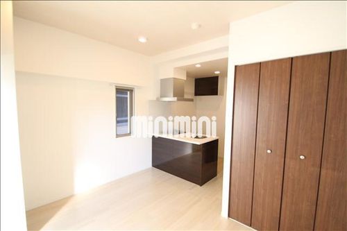 アレーヌコート金山の居間