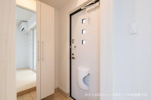 カーサ ポポラリタの玄関