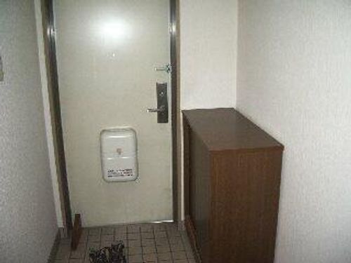 第3寺尾ビルの玄関