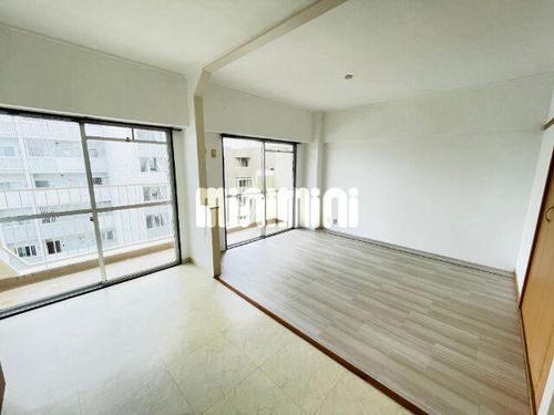 サンシャトー吉田の居間