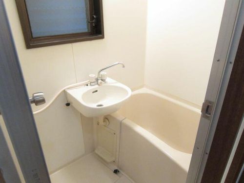 ピーフル庄内の風呂