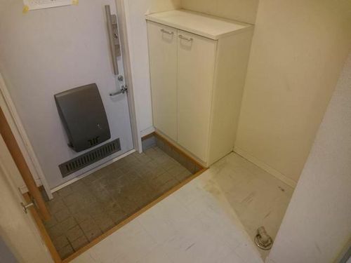 プランドール梅ヶ坪の玄関