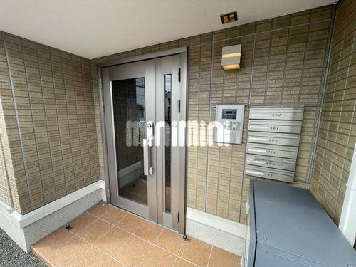 リヴァーレの玄関