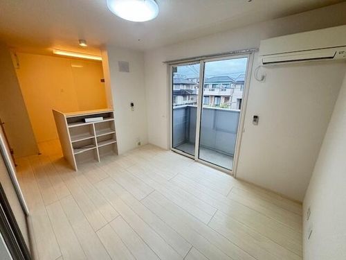 キャトルセゾン桜館の居間