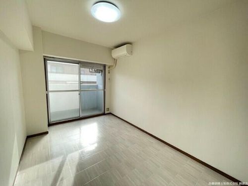 ステップ21の居間