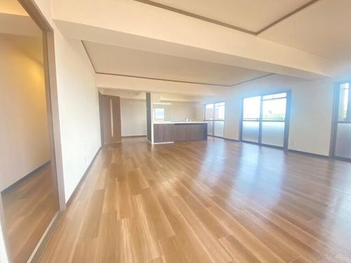 サンシャイン白山の居間