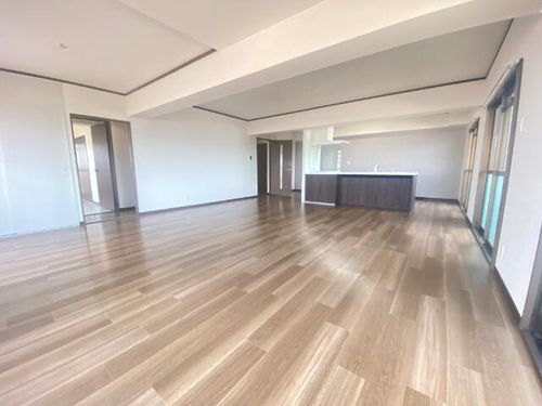 サンシャイン白山の居間