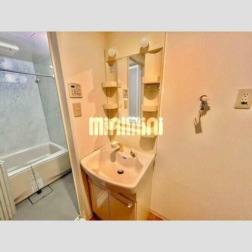 ロイヤル覚王山の内装