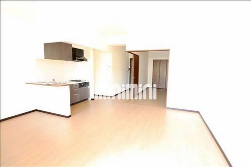 ロイヤル覚王山の居間