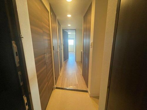 ディームス江坂の玄関