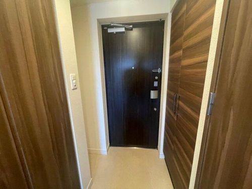 ディームス江坂の玄関