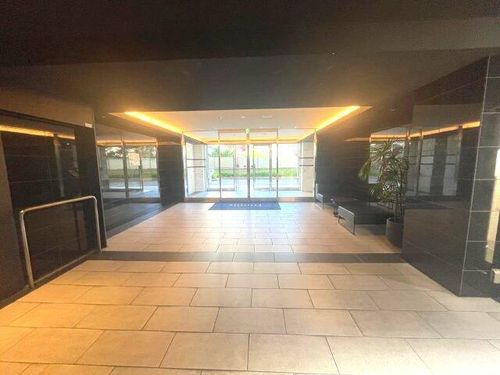 ディームス江坂の玄関