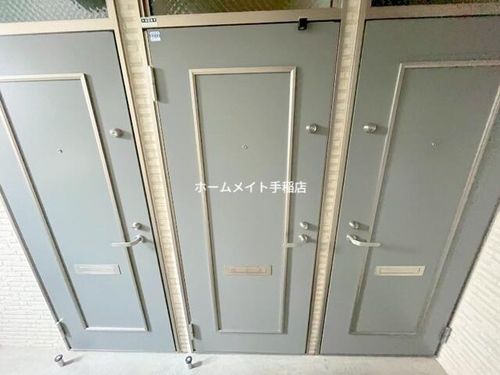 北海道札幌市手稲区富丘一条6丁目(アパート)の賃貸物件の玄関