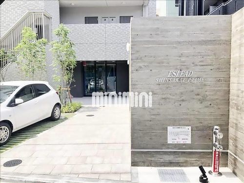 エスリード新栄プライムの玄関