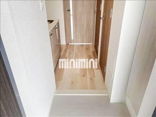 エスリード新栄プライムの玄関