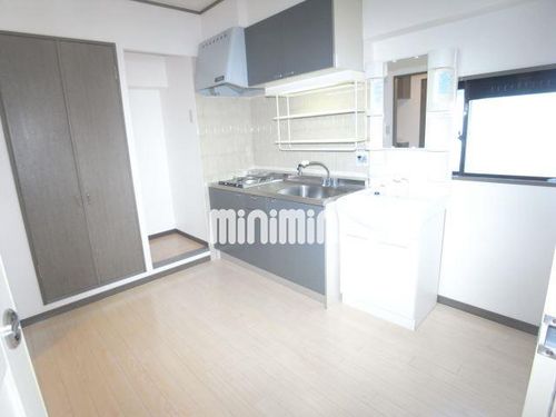 レインボー上飯田の居間