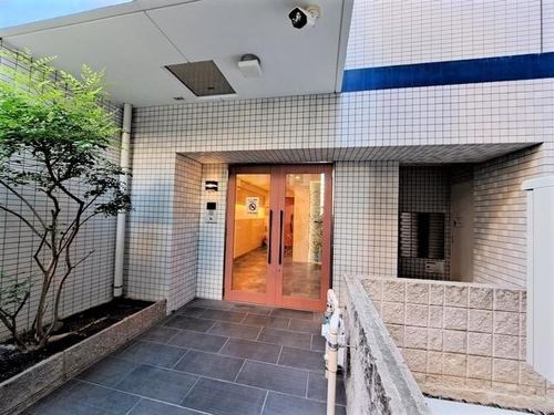 Casa Avenue Ikeshitaの玄関