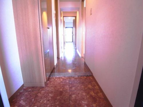 ビラ三秀上前津の玄関