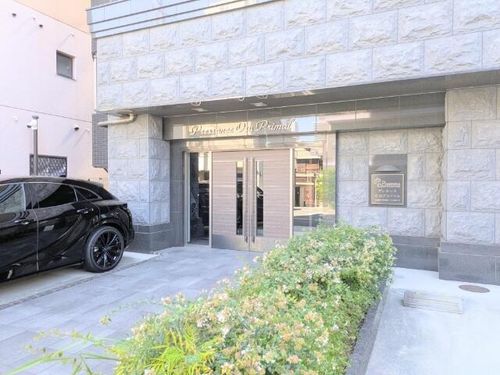 プレサンス大須プライマルの玄関