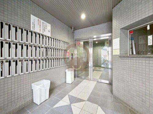 プレステル福島の玄関