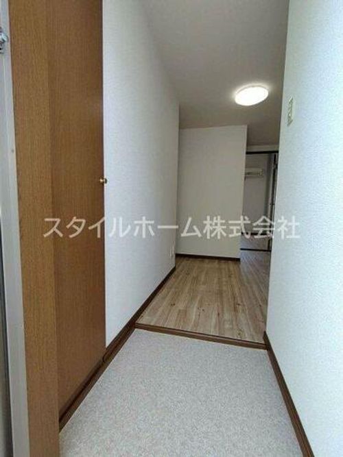 サンハイツサノックスA棟の玄関