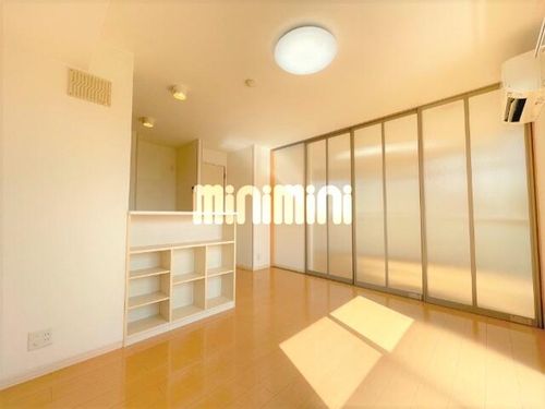 メゾン シュクレの居間