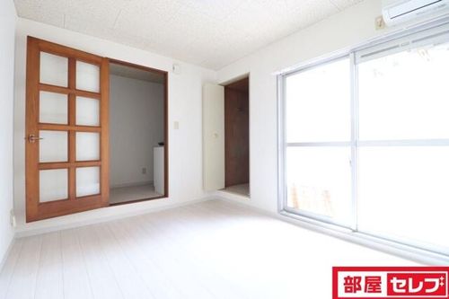 明・楽・春岡205の内装