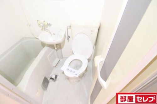 明・楽・春岡205の内装