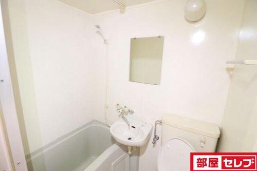 明・楽・春岡205の内装