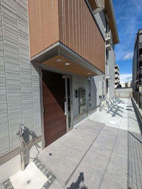 ディル西京極の玄関