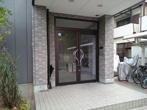 アンソレイエの玄関