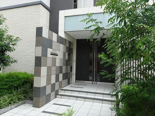 ソレアードの玄関