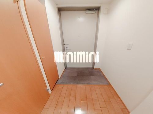 カンパーナ春岡306の玄関