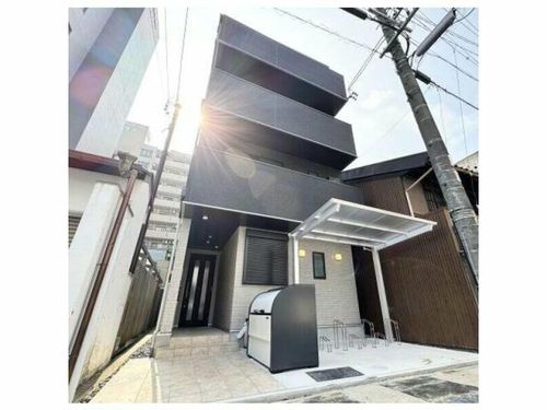 Celenest高岳の玄関
