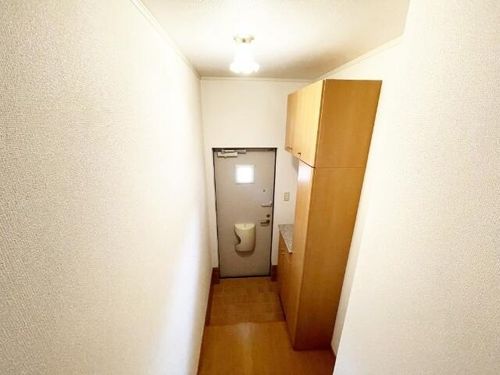 グランドヒル Aの玄関
