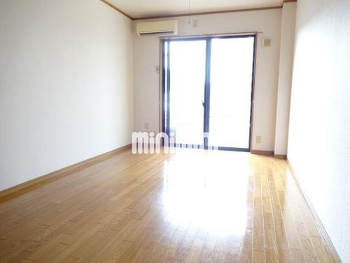 ヴィラユーザン30の居間