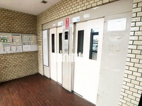 楠団地の玄関