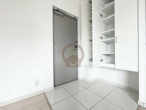 大阪府大阪市西区北堀江1丁目(マンション)の賃貸物件の玄関