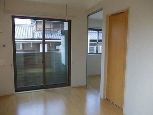 アバンツァート南大中の居間