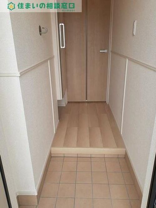 愛知県高浜市屋敷町4丁目(アパート)の賃貸物件の玄関