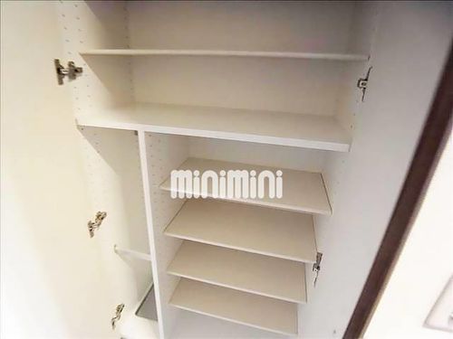 愛知県名古屋市西区那古野2丁目(マンション)の賃貸物件の玄関