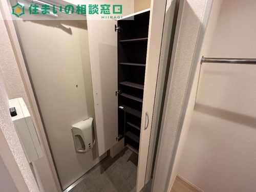 愛知県碧南市鷲林町4丁目(アパート)の賃貸物件の玄関