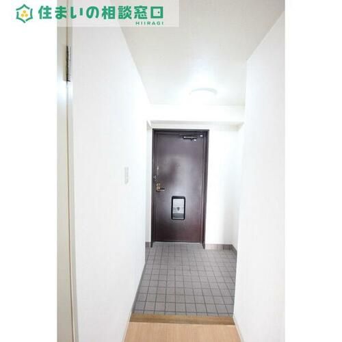 愛知県岡崎市柱1丁目(マンション)の賃貸物件の玄関